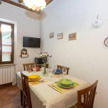 Sant'eugenia91 - Fuori Le Mura Con Parcheggio - Naonbnb Apartmán *